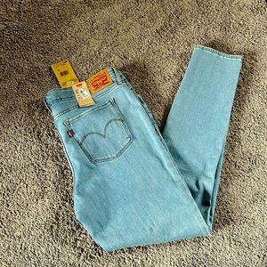 Levi’s Strauss and company 711 skinny jeans